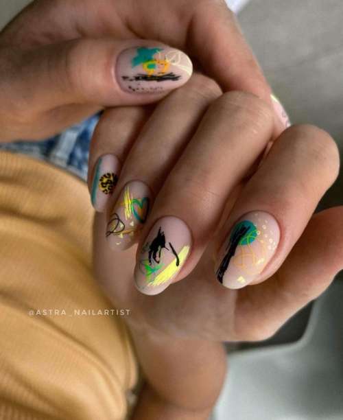 Design of strokes on nails: beautiful manicure ideas, new items