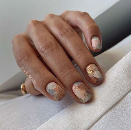 Beige manicure