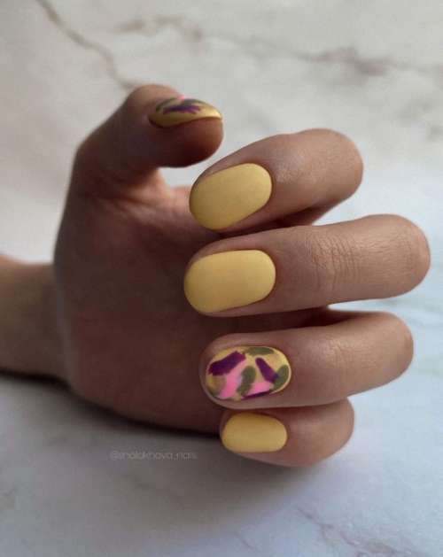 Design of strokes on nails: beautiful manicure ideas, new items