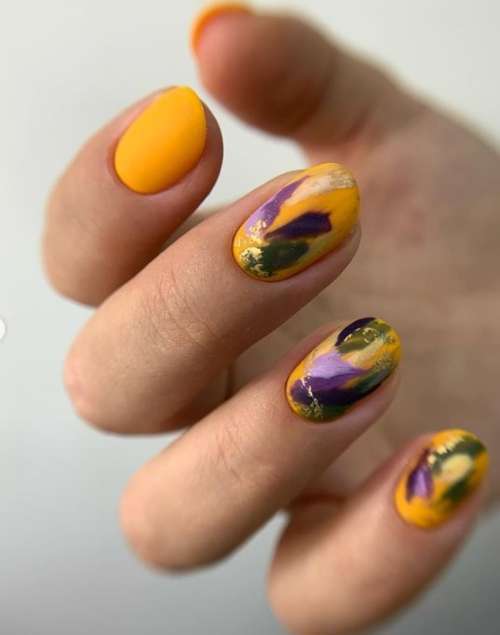 Design of strokes on nails: beautiful manicure ideas, new items