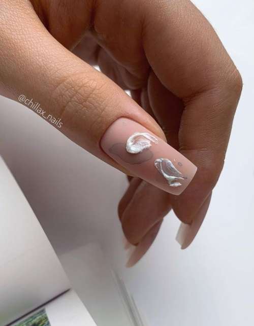 Design of strokes on nails: beautiful manicure ideas, new items