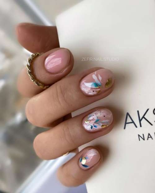 Design of strokes on nails: beautiful manicure ideas, new items