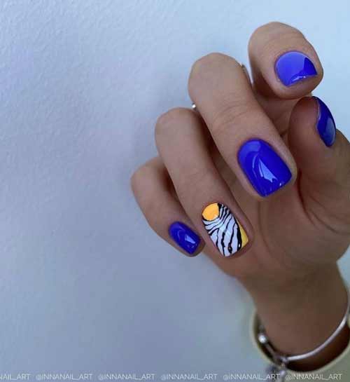 Zebra manicure on nails