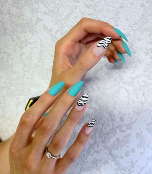 Green manicure design zebra