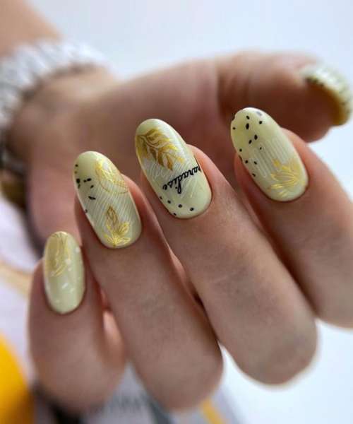 Autumn nail design 2021: beautiful new items, photos