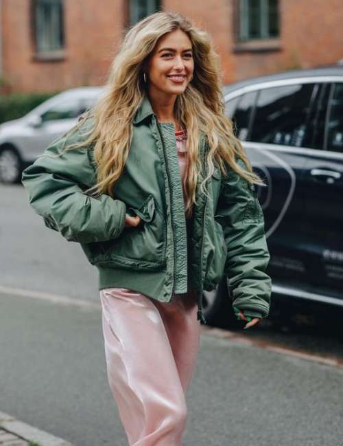 Oversized down jackets: trends in 2022, photos with what to wear