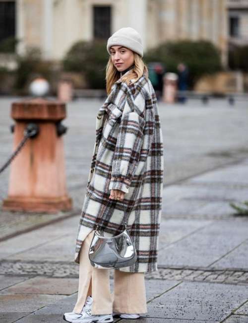 Oversized shirt 2022: trends, how to wear, women's looks