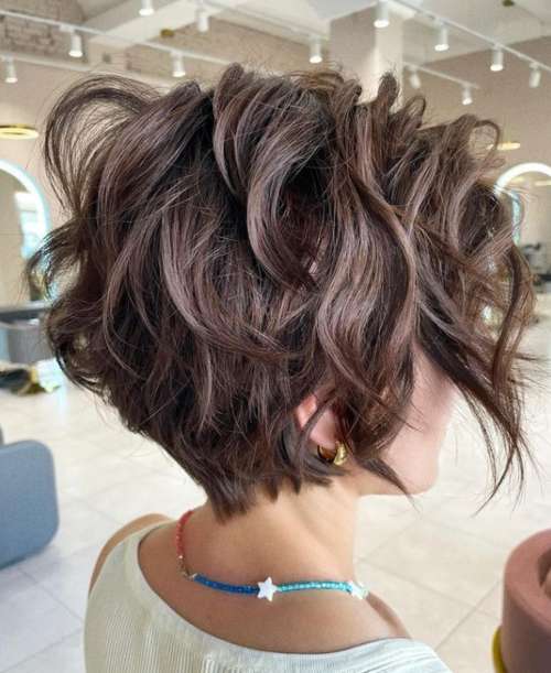 Coupe de cheveux Pixie bob sans frange