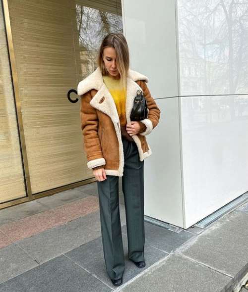 Fashionable sheepskin coats 2022: women's winter looks, trends, models