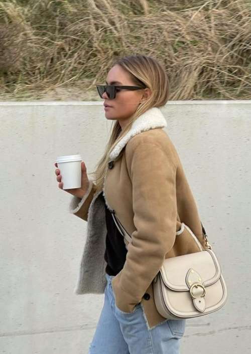 Fashionable sheepskin coats 2022: women's winter looks, trends, models