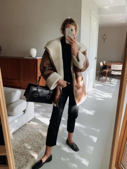 Fashionable sheepskin coats 2022: women's winter looks, trends, models