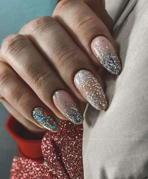 New Year's manicure with sparkles