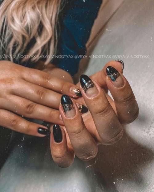 New Year's manicure 2022: elegant design, colors, ideas in the photo