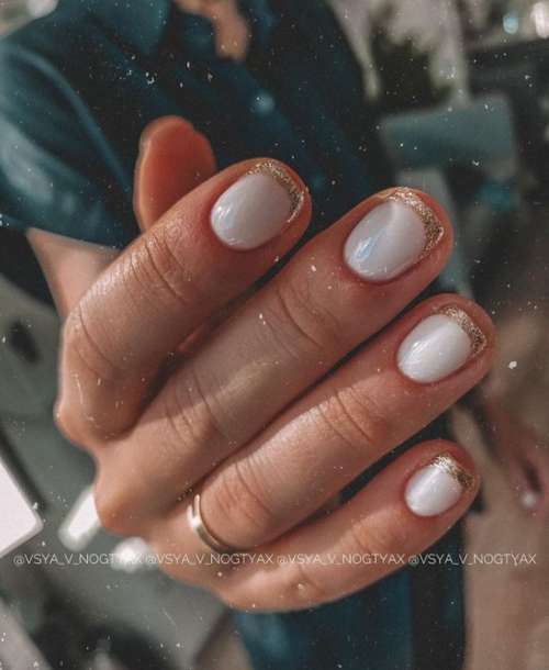 New Year's manicure 2022: elegant design, colors, ideas in the photo