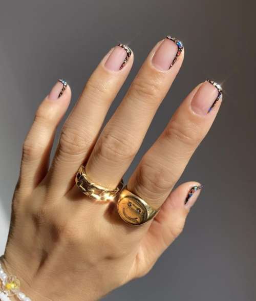 New Year's manicure 2022: elegant design, colors, ideas in the photo