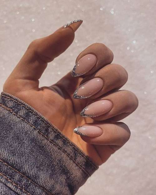 New Year's manicure 2022: elegant design, colors, ideas in the photo