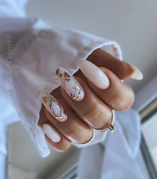 New Year's manicure 2022: elegant design, colors, ideas in the photo