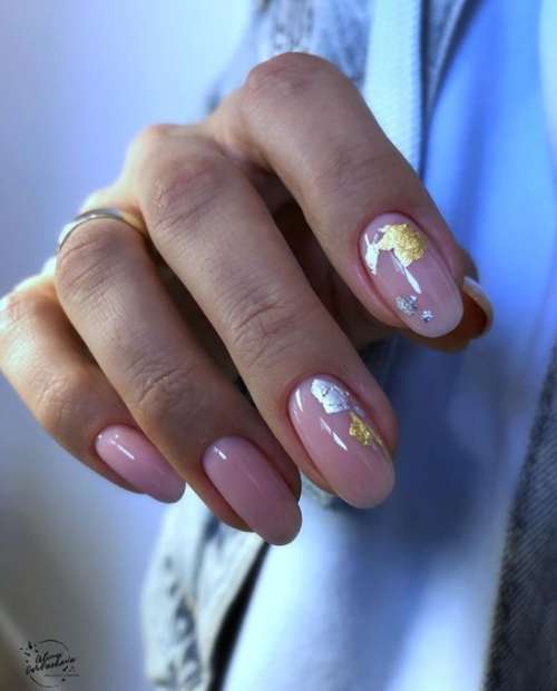 New Year's manicure 2022: elegant design, colors, ideas in the photo