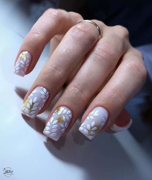 New Year's manicure 2022: elegant design, colors, ideas in the photo