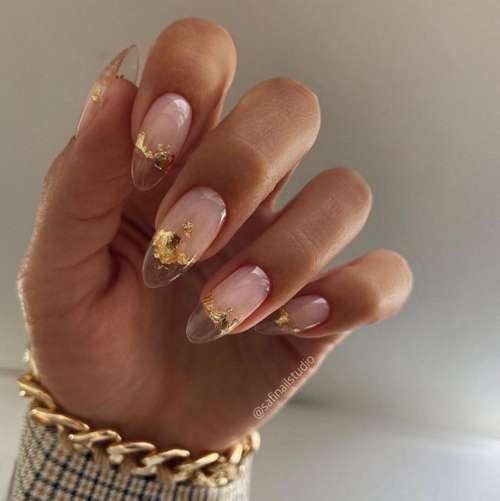 New Year's manicure 2022: elegant design, colors, ideas in the photo