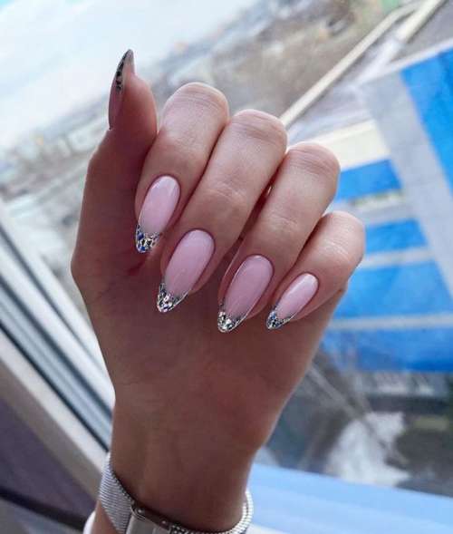 New Year's manicure 2022: elegant design, colors, ideas in the photo