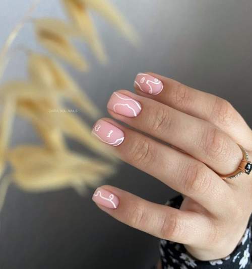 Manucure blanche pour ongles courts: nouveau design 2022, photo
