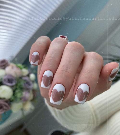 Manucure blanche sur ongles courts