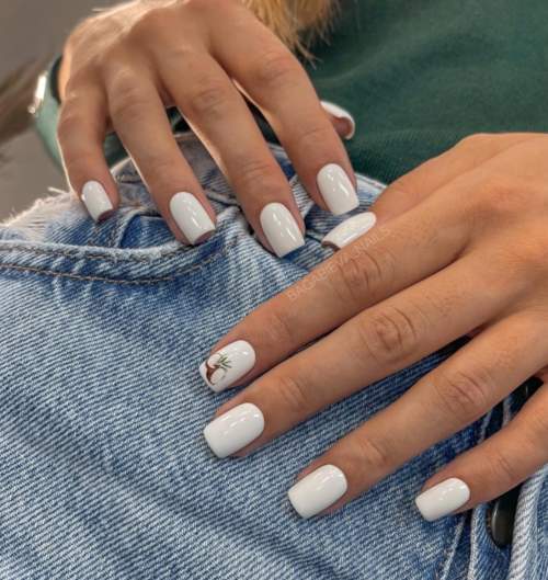 Manucure blanche pour ongles courts: nouveau design 2022, photo