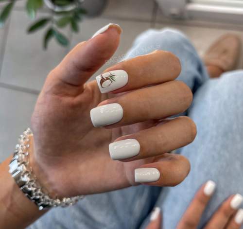 White manicure minimalism