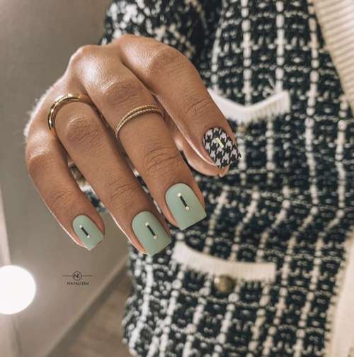 Manicure with print