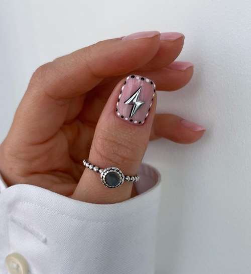 Manicure winter 2022: trends, beautiful photos, new designs