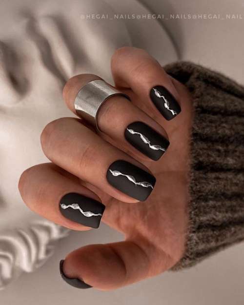 Black manicure winter