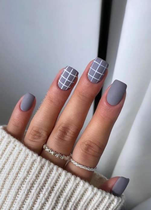 Gray manicure winter