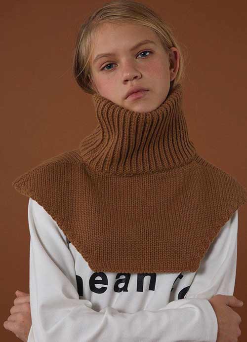 Knitted brown shirt front